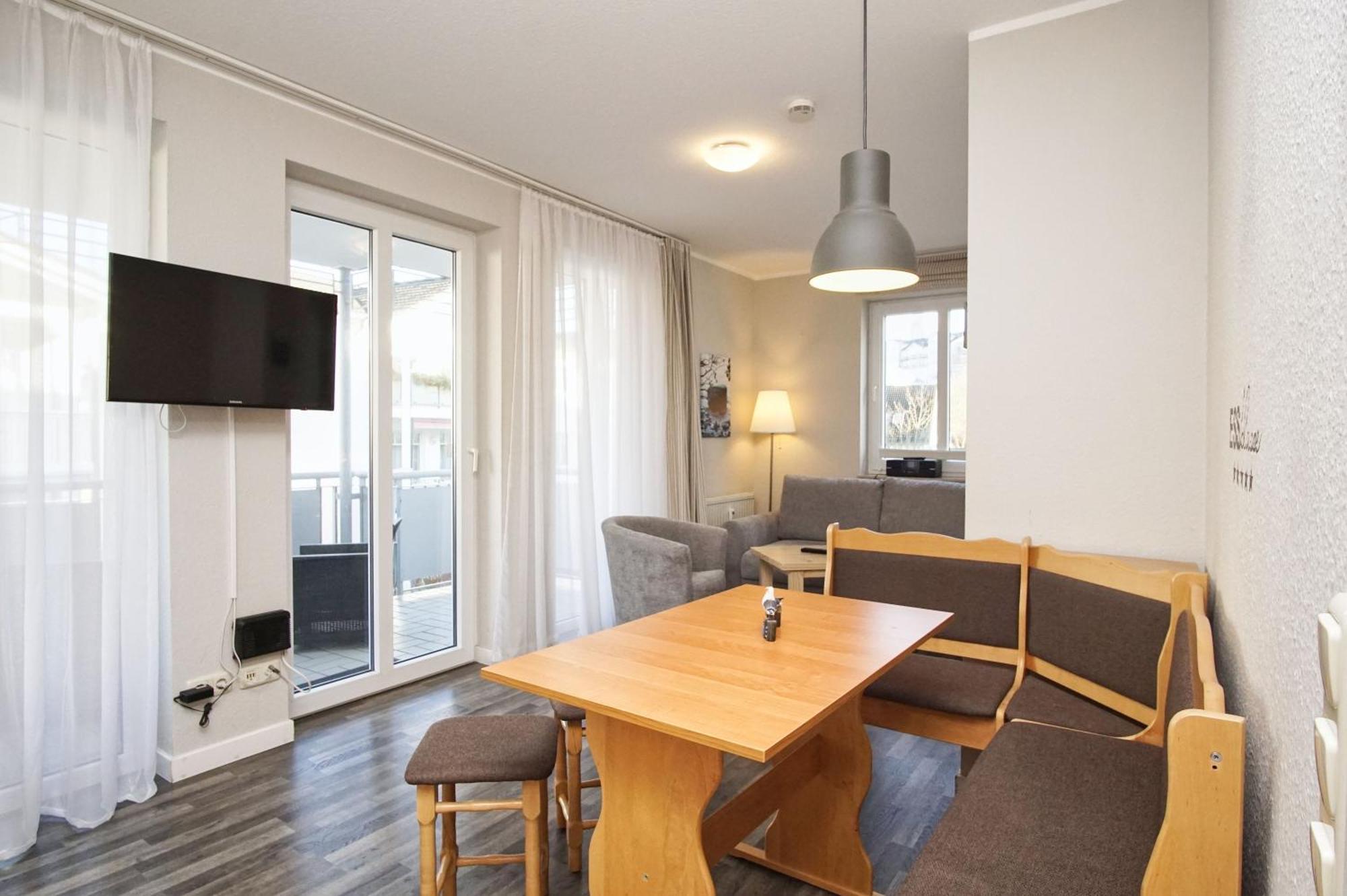Zentrale Fewo Mit Balkon, Gratis Nutzung Vom Ahoi Erlebnisbad Und Sauna In Sellin - Villa Buskam Fewo 27 Гьорен Екстериор снимка