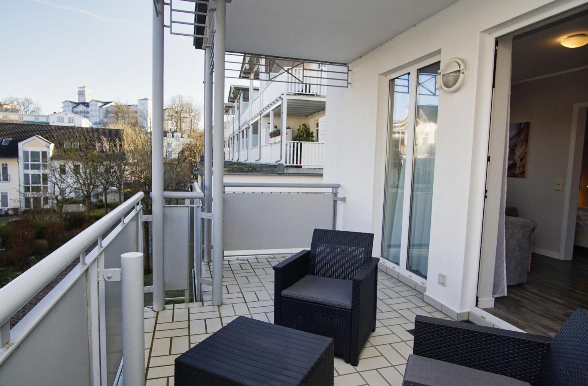 Zentrale Fewo Mit Balkon, Gratis Nutzung Vom Ahoi Erlebnisbad Und Sauna In Sellin - Villa Buskam Fewo 27 Гьорен Екстериор снимка